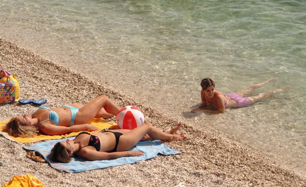 Hotel Tourist Settlement Brzet à Omiš Extérieur photo